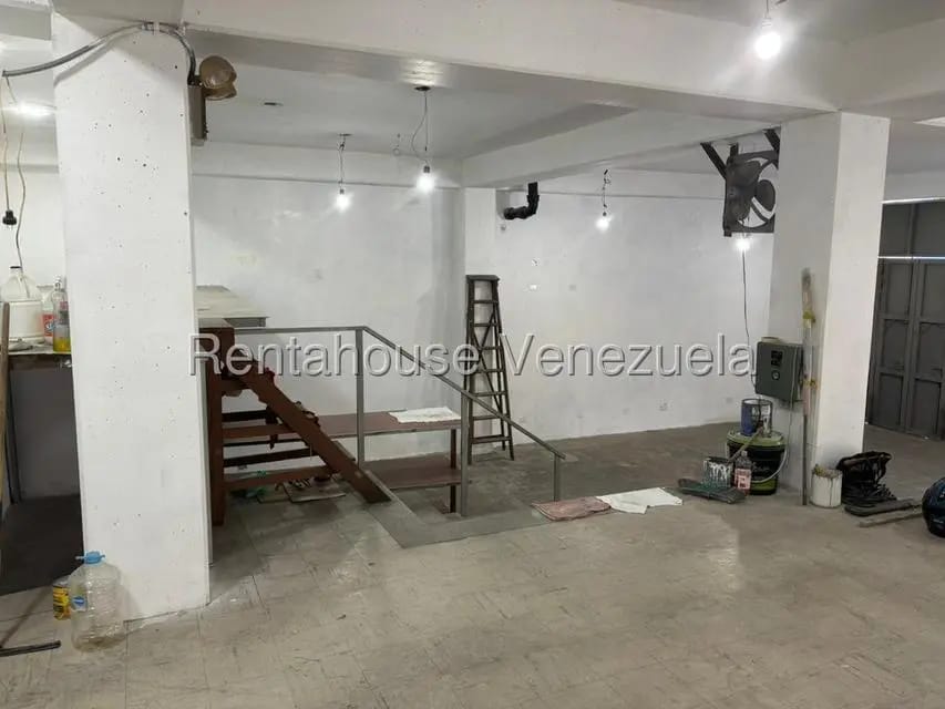 Comercial (Local Comercial) en Alquiler en Parroquia Santa Teresa, Distrito Metropolitano - 3