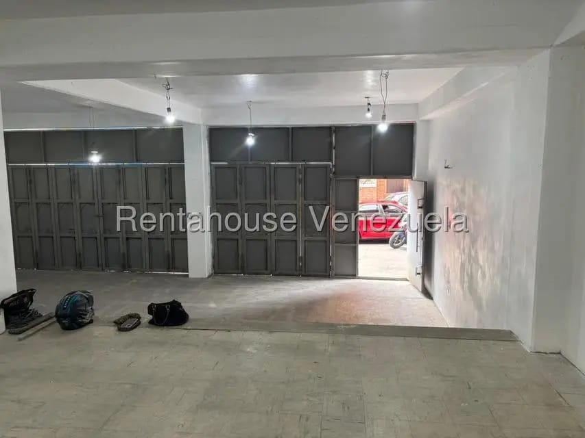 Comercial (Local Comercial) en Alquiler en Parroquia Santa Teresa, Distrito Metropolitano - 4