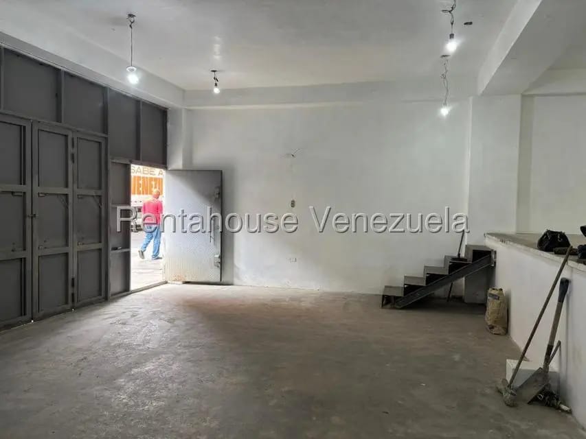 Comercial (Local Comercial) en Alquiler en Parroquia Santa Teresa, Distrito Metropolitano - 6