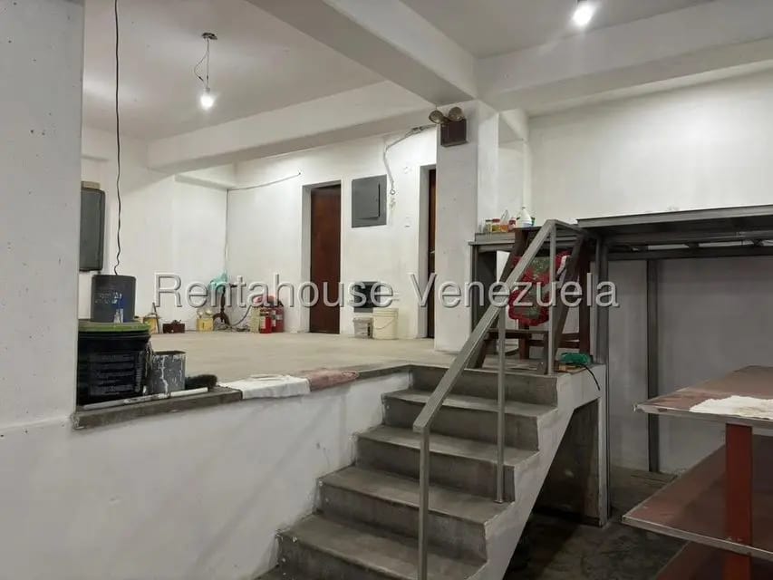 Comercial (Local Comercial) en Alquiler en Parroquia Santa Teresa, Distrito Metropolitano - 8