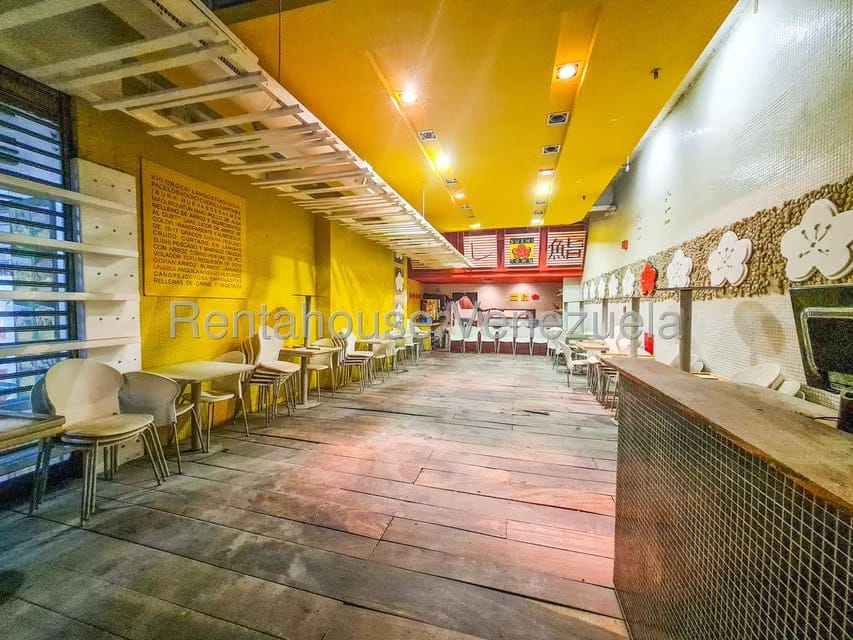 Comercial (Local Comercial) en Alquiler en Los Dos Caminos, Distrito Metropolitano - 8