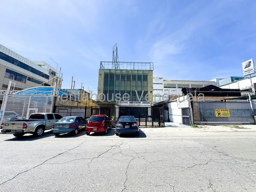 Comercial (Edificio) en Venta en La Urbina, Distrito Metropolitano