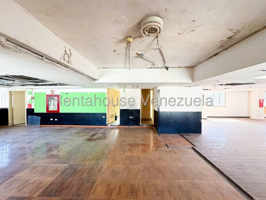 Comercial (Edificio) en Venta en La Urbina, Distrito Metropolitano - 37