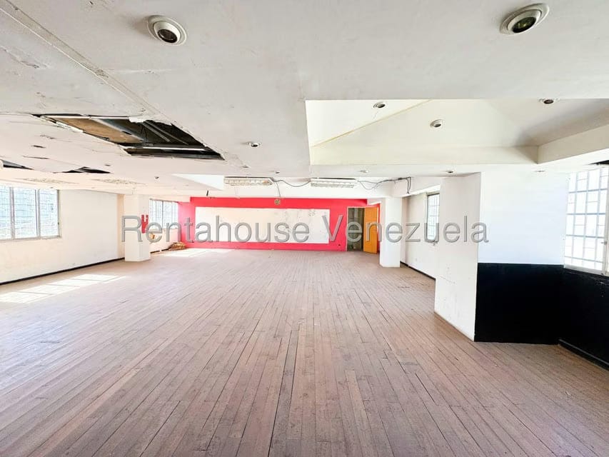 Comercial (Edificio) en Venta en La Urbina, Distrito Metropolitano - 40
