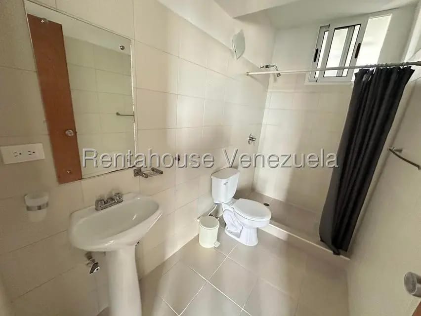 Apartamento (1 Nivel) en Alquiler en Parroquia Concepcion, Lara - 11