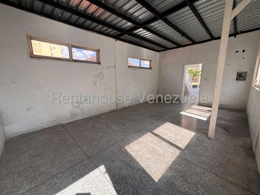 Casa (Multipes Niveles) en Alquiler en Zona Este, Lara - 23