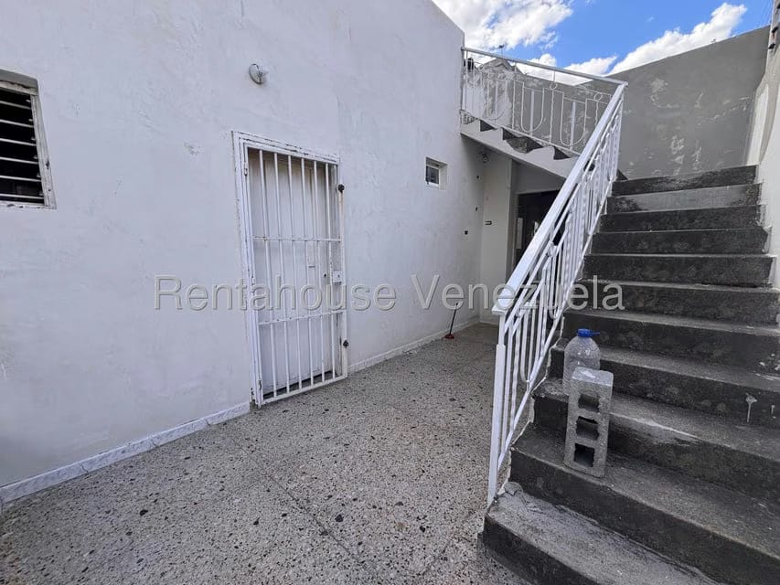 Casa (Multipes Niveles) en Alquiler en Zona Este, Lara - 24