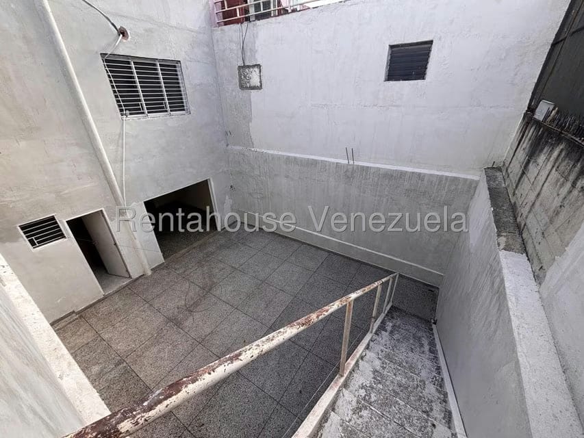 Casa (Multipes Niveles) en Alquiler en Zona Este, Lara - 30