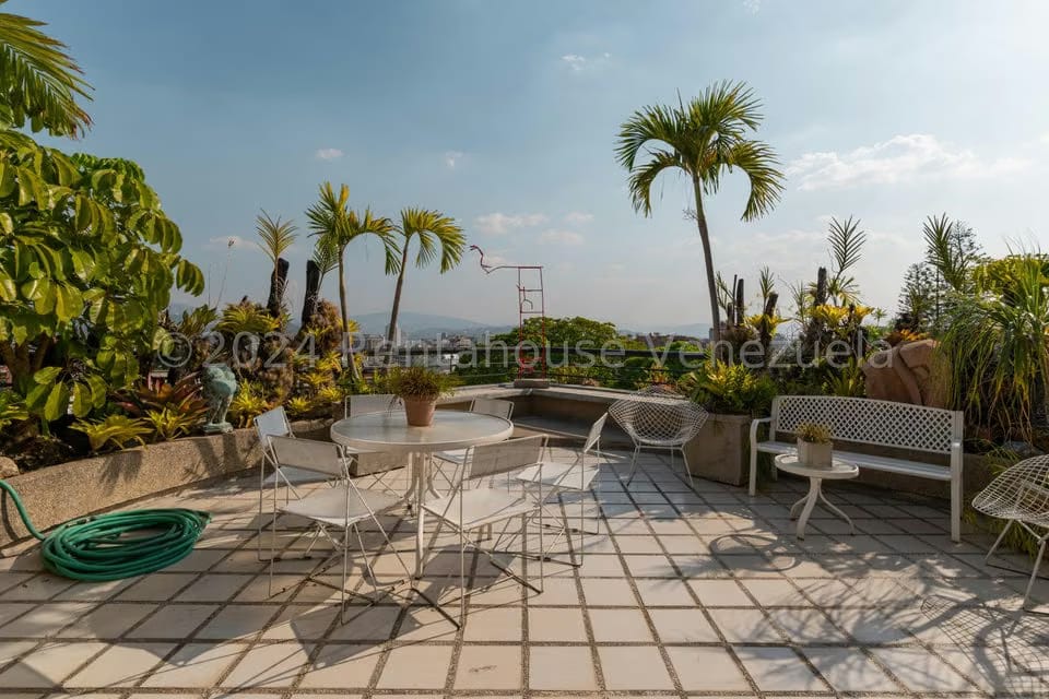 Apartamento (1 Nivel) en Venta en Los Palos Grandes, Distrito Metropolitano - 123
