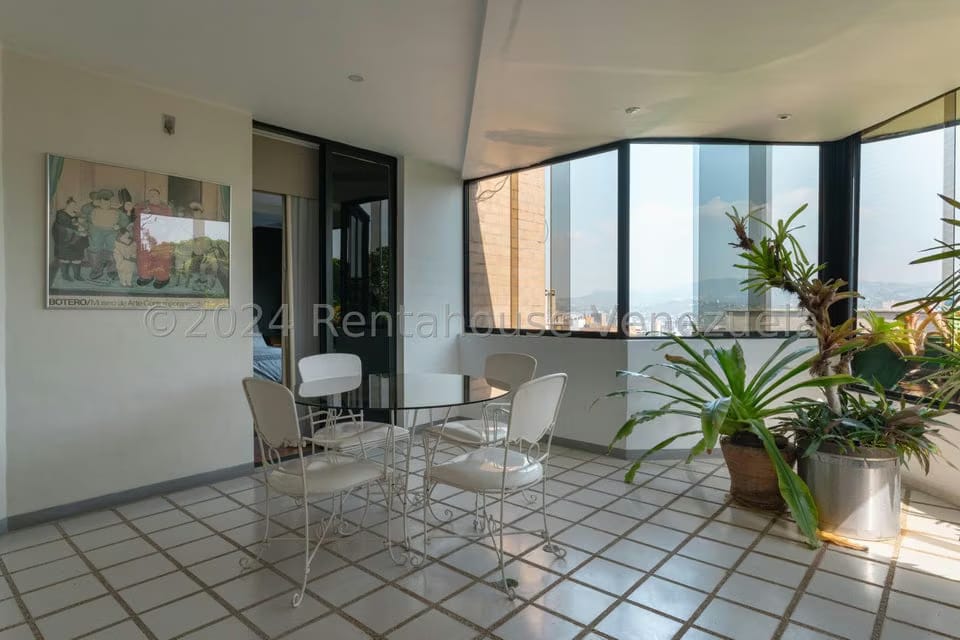 Apartamento (1 Nivel) en Venta en Los Palos Grandes, Distrito Metropolitano - 16