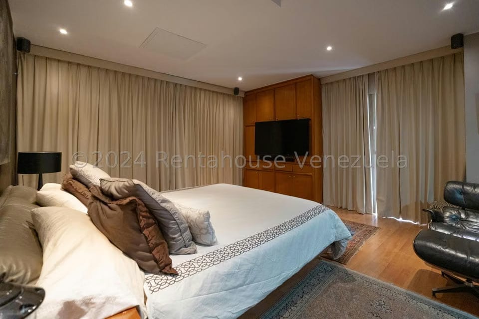 Apartamento (1 Nivel) en Venta en Los Palos Grandes, Distrito Metropolitano - 35