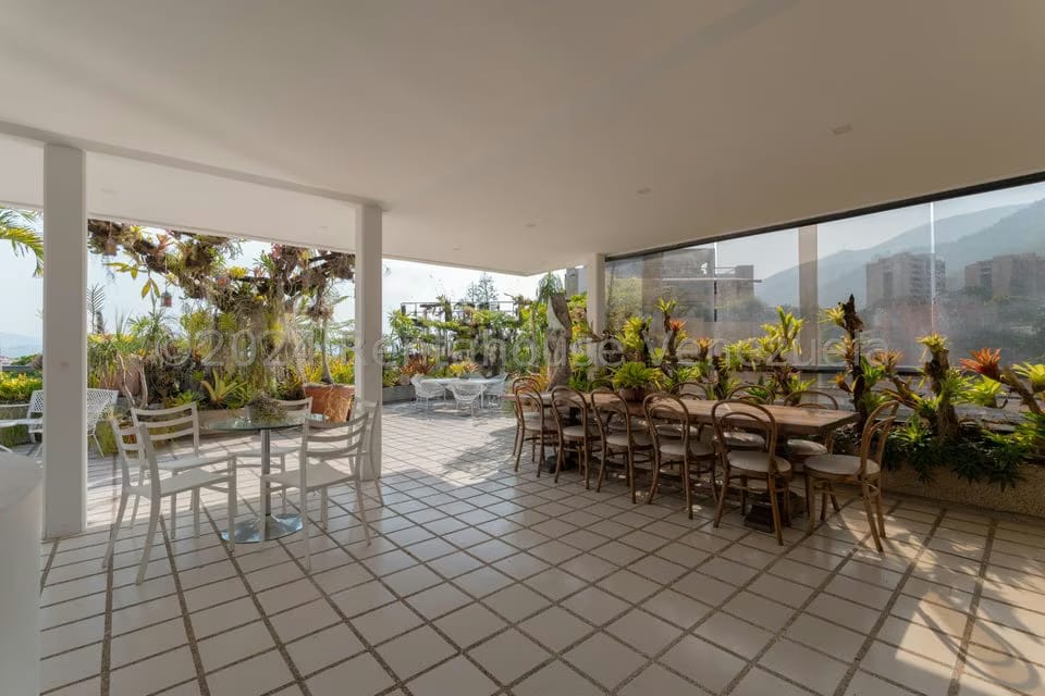 Apartamento (1 Nivel) en Venta en Los Palos Grandes, Distrito Metropolitano - 44