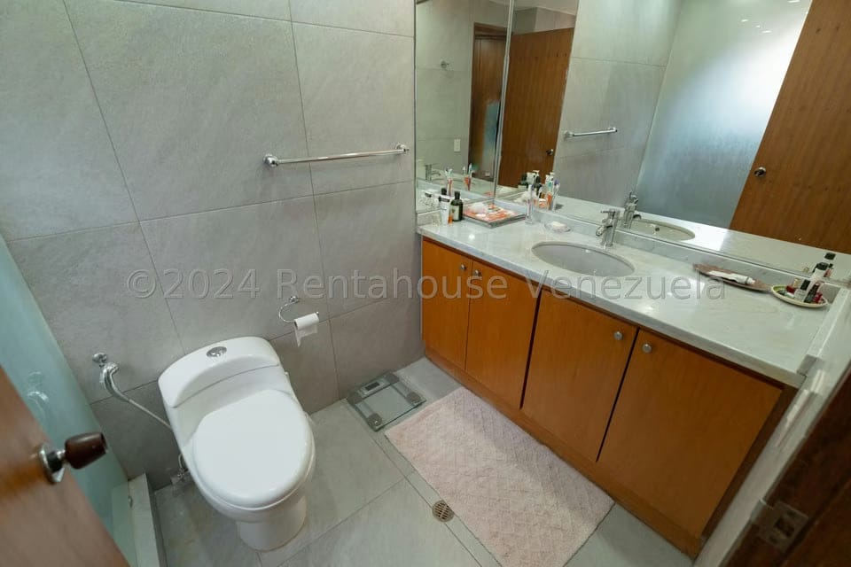 Apartamento (1 Nivel) en Venta en Los Palos Grandes, Distrito Metropolitano - 61