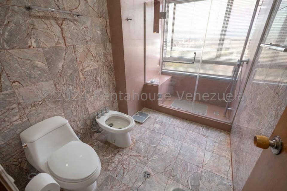 Apartamento (1 Nivel) en Venta en Los Palos Grandes, Distrito Metropolitano - 99