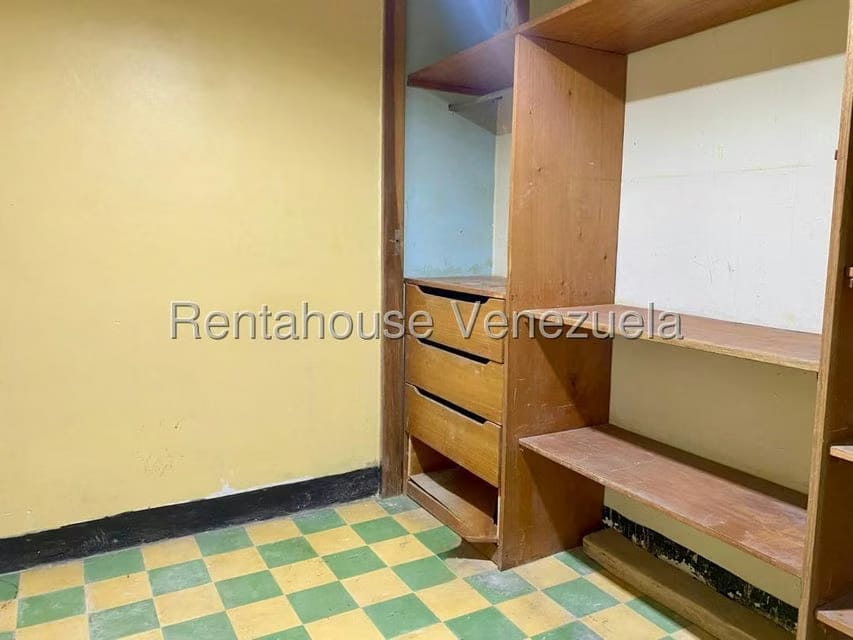 Casa (1 Nivel) en Venta en Los Palos Grandes, Distrito Metropolitano - 11