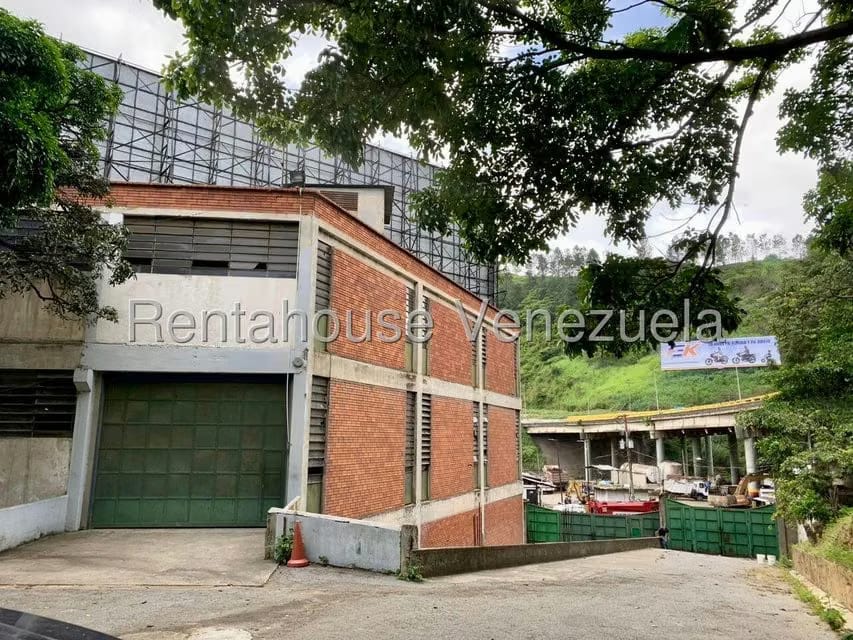 Comercial (Galpon - Deposito) en Alquiler en El Valle, Distrito Metropolitano - 2