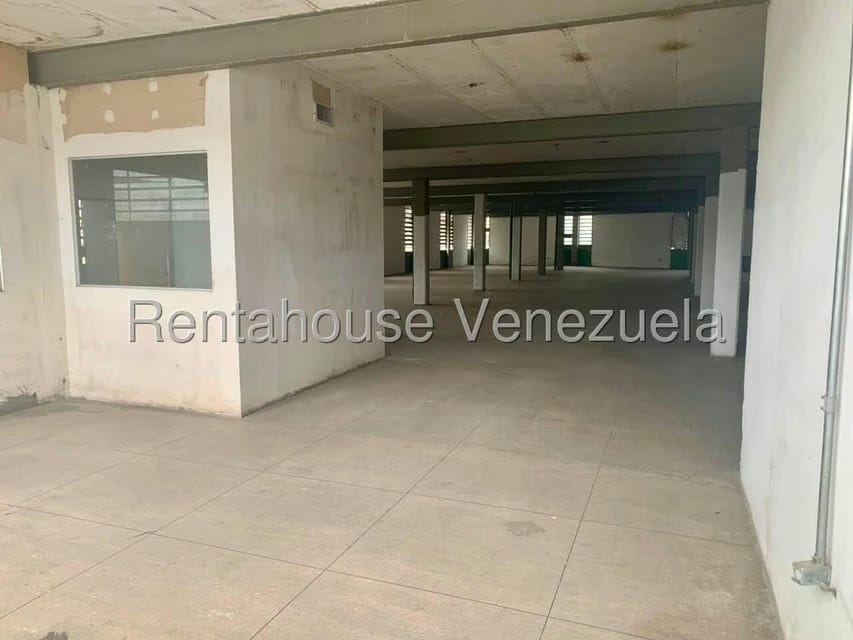 Comercial (Galpon - Deposito) en Alquiler en El Valle, Distrito Metropolitano - 4
