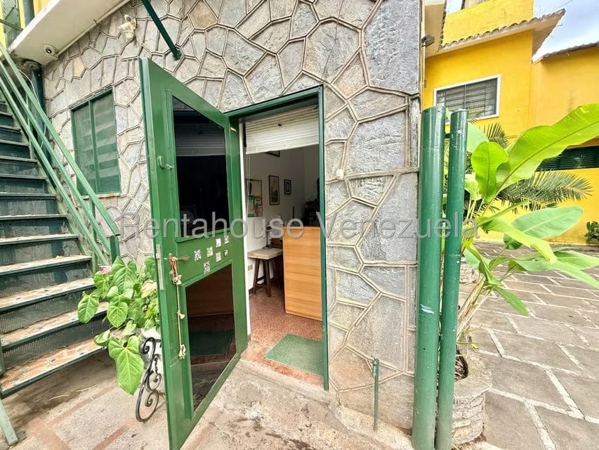 Comercial (Local Comercial) en Alquiler en Los Chorros, Distrito Metropolitano - 2