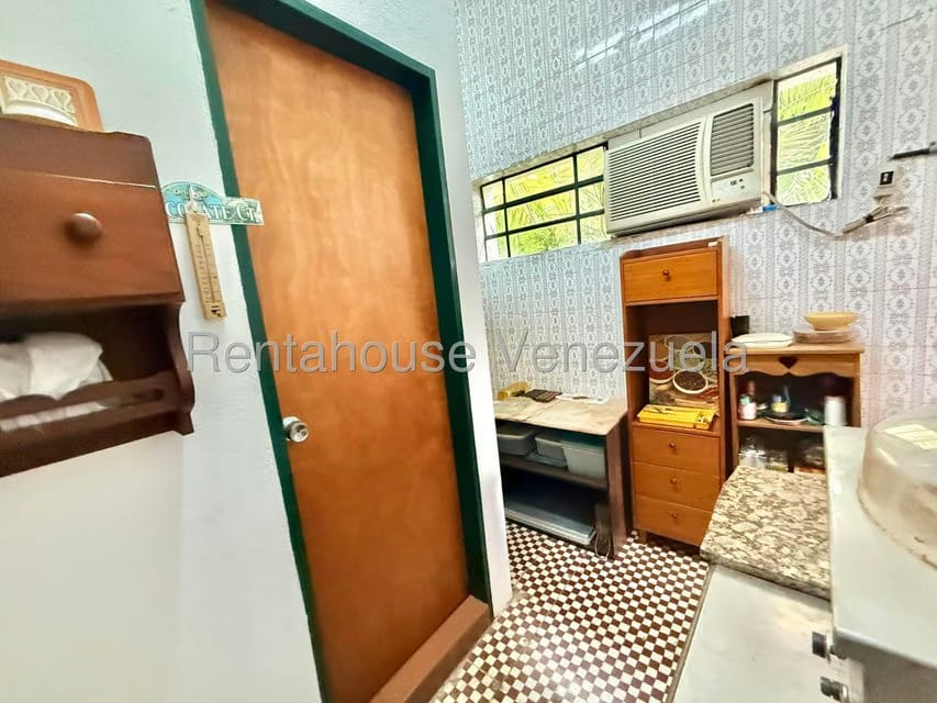 Comercial (Local Comercial) en Alquiler en Los Chorros, Distrito Metropolitano - 12