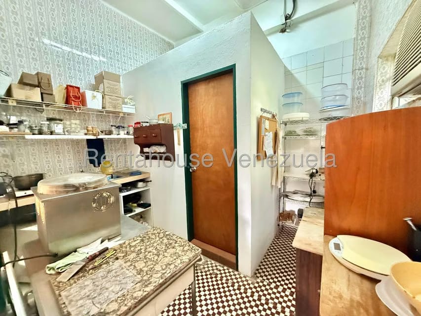 Comercial (Local Comercial) en Alquiler en Los Chorros, Distrito Metropolitano - 7