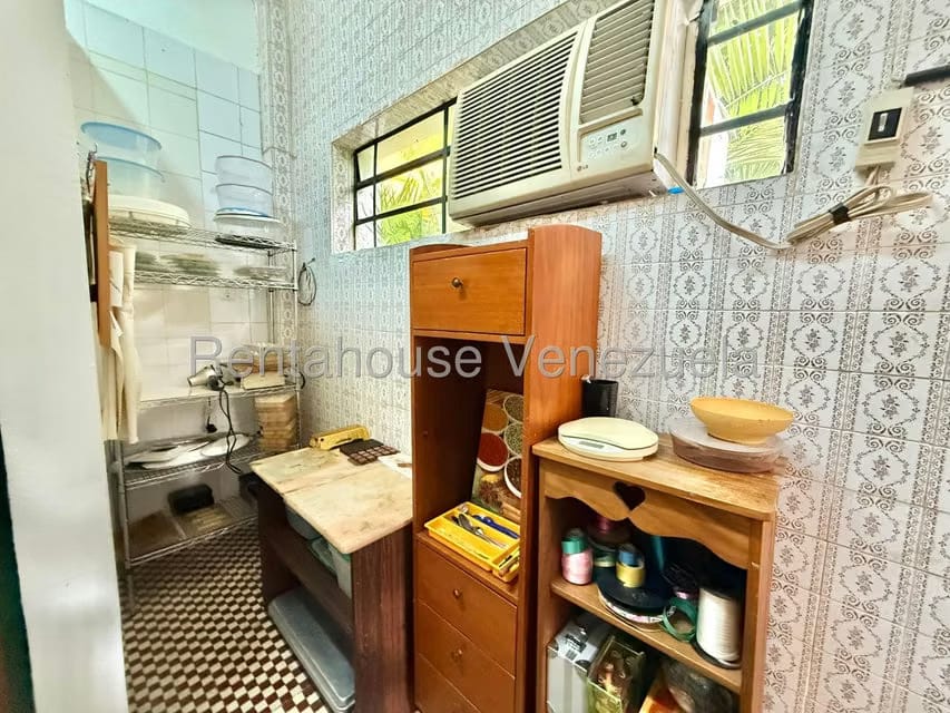 Comercial (Local Comercial) en Alquiler en Los Chorros, Distrito Metropolitano - 8