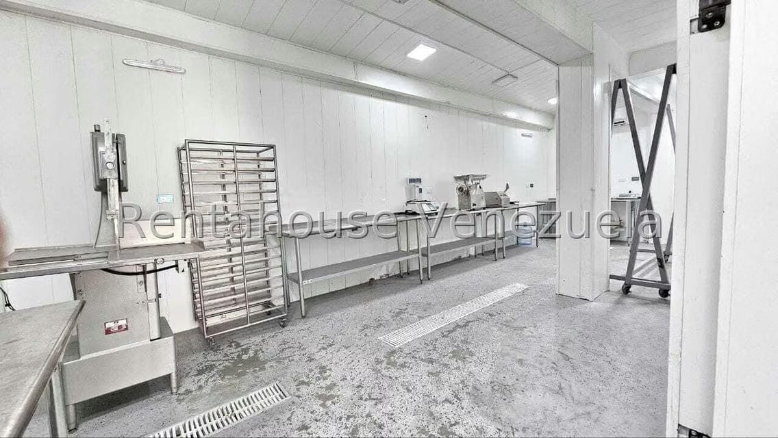 Comercial (Edificio) en Venta en La Florida, Distrito Metropolitano - 11