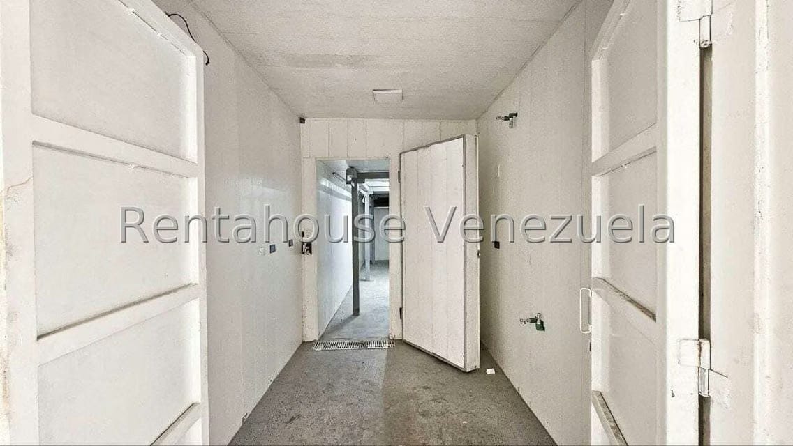 Comercial (Edificio) en Venta en La Florida, Distrito Metropolitano - 12
