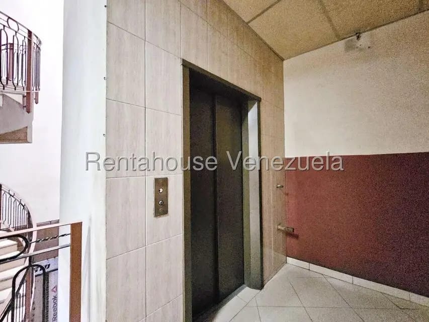Comercial (Local Comercial) en Alquiler en Guarenas, Miranda - 2