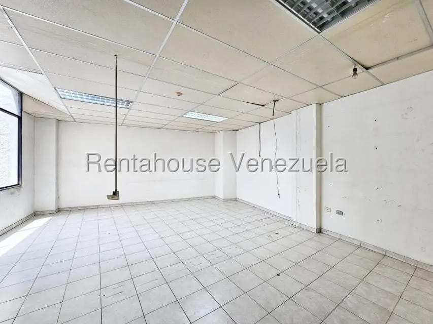 Comercial (Local Comercial) en Alquiler en Guarenas, Miranda - 11