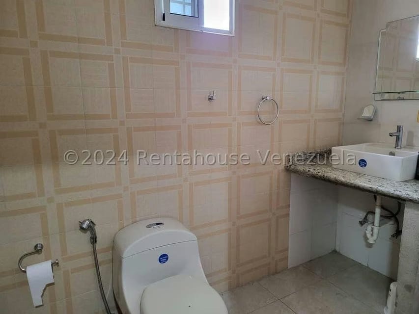 Townhouse (1 Nivel) en Alquiler en Bermudez, Zulia - 12