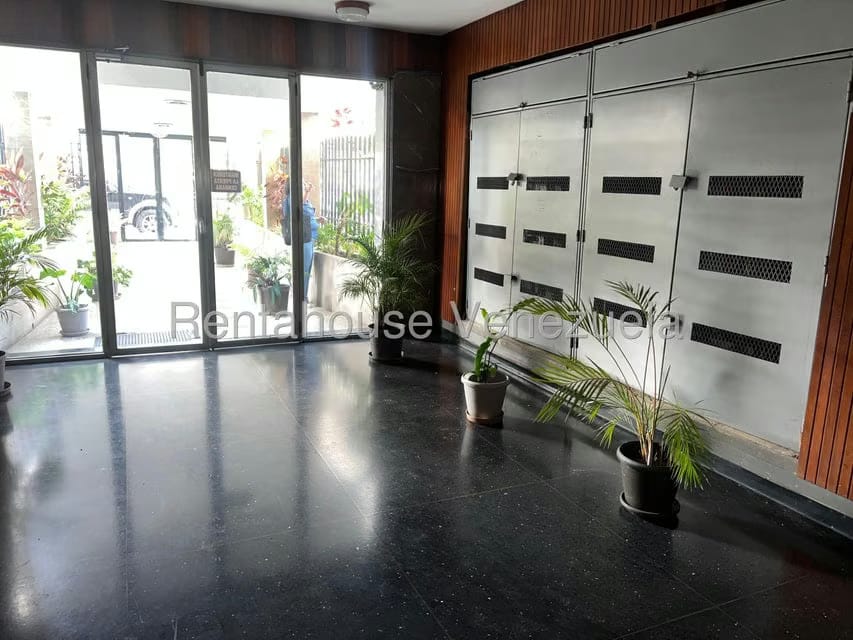 Apartamento (1 Nivel) en Venta en Santa Monica, Distrito Metropolitano - 24