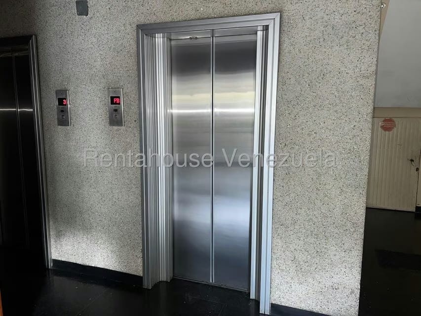 Apartamento (1 Nivel) en Venta en Santa Monica, Distrito Metropolitano - 26