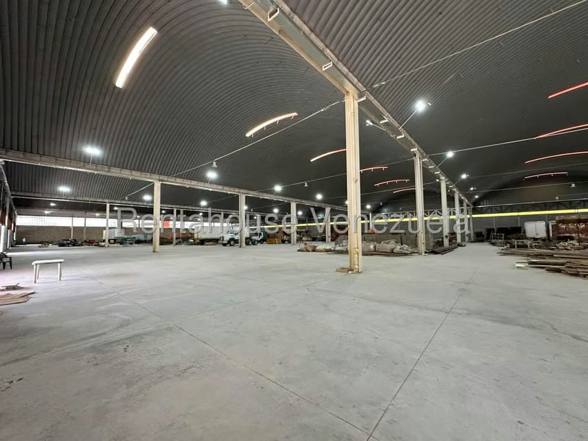 Comercial (Galpon - Deposito) en Venta en Zona Industrial 2, Lara - 3