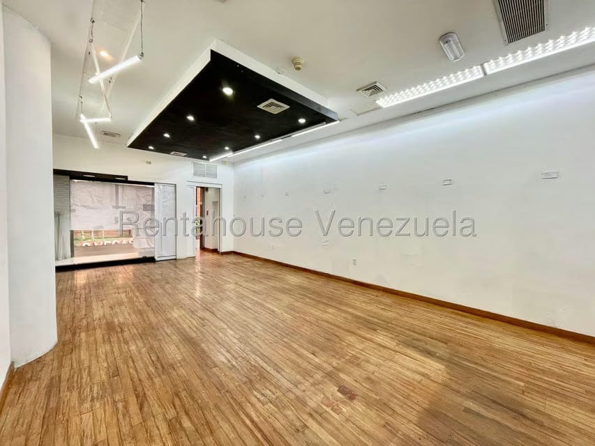 Comercial (Local Comercial) en Alquiler en La Castellana, Distrito Metropolitano - 3