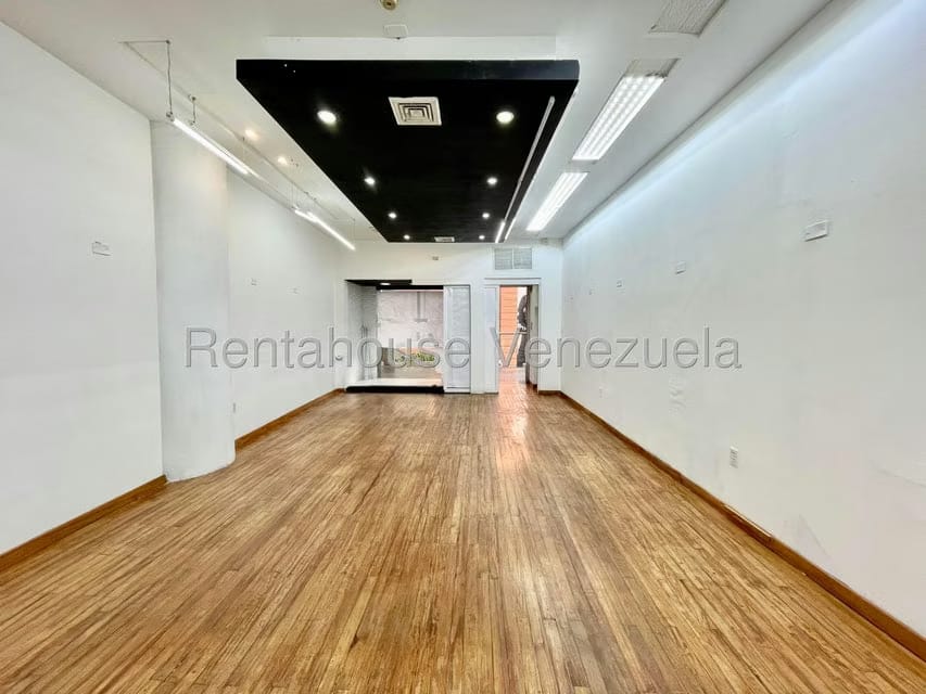Comercial (Local Comercial) en Alquiler en La Castellana, Distrito Metropolitano - 4