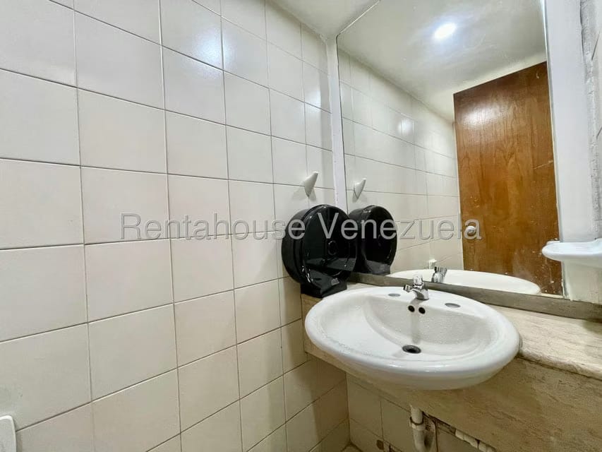 Comercial (Local Comercial) en Alquiler en La Castellana, Distrito Metropolitano - 10