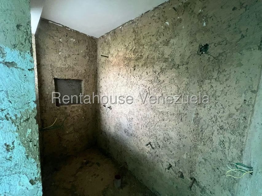 Casa (Multipes Niveles) en Venta en Parque el Retiro, Miranda - 12