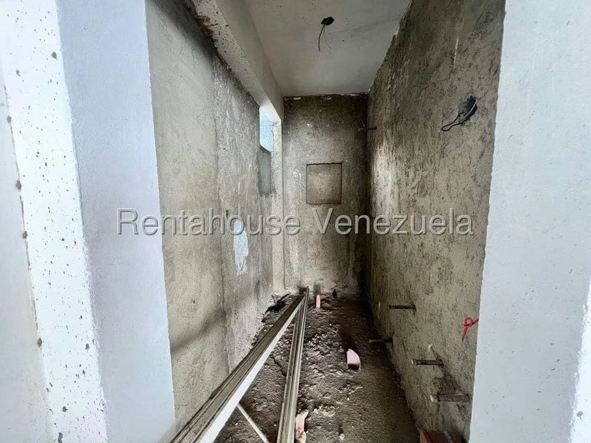 Casa (Multipes Niveles) en Venta en Parque el Retiro, Miranda - 15