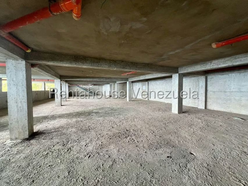 Casa (Multipes Niveles) en Venta en Parque el Retiro, Miranda - 19