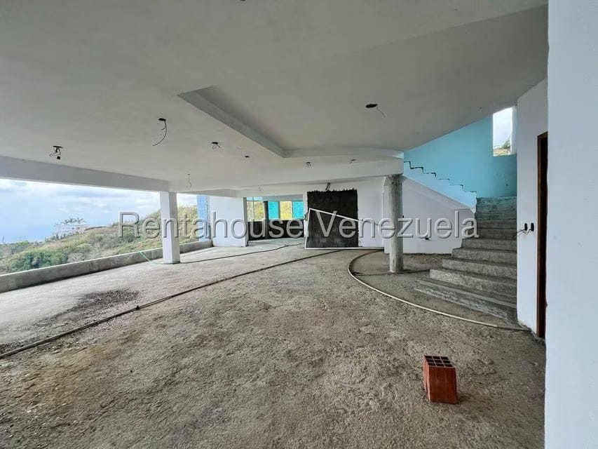 Casa (Multipes Niveles) en Venta en Parque el Retiro, Miranda - 3