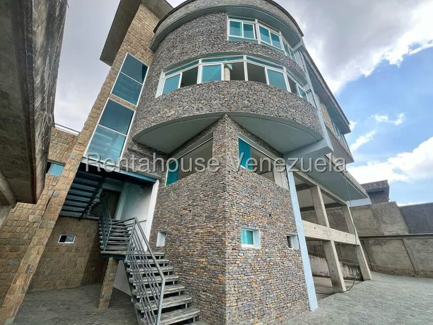 Casa (Multipes Niveles) en Venta en Parque el Retiro, Miranda - 21