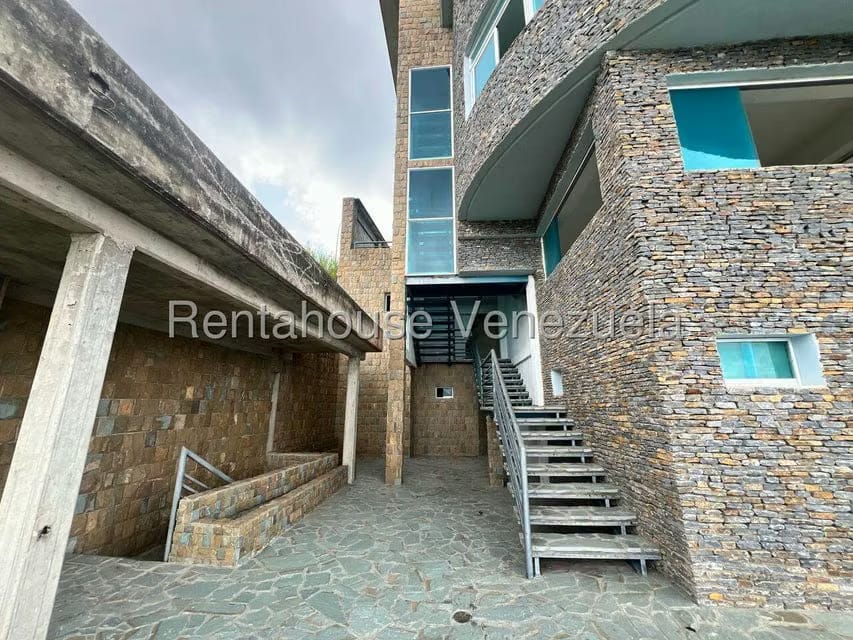 Casa (Multipes Niveles) en Venta en Parque el Retiro, Miranda - 22