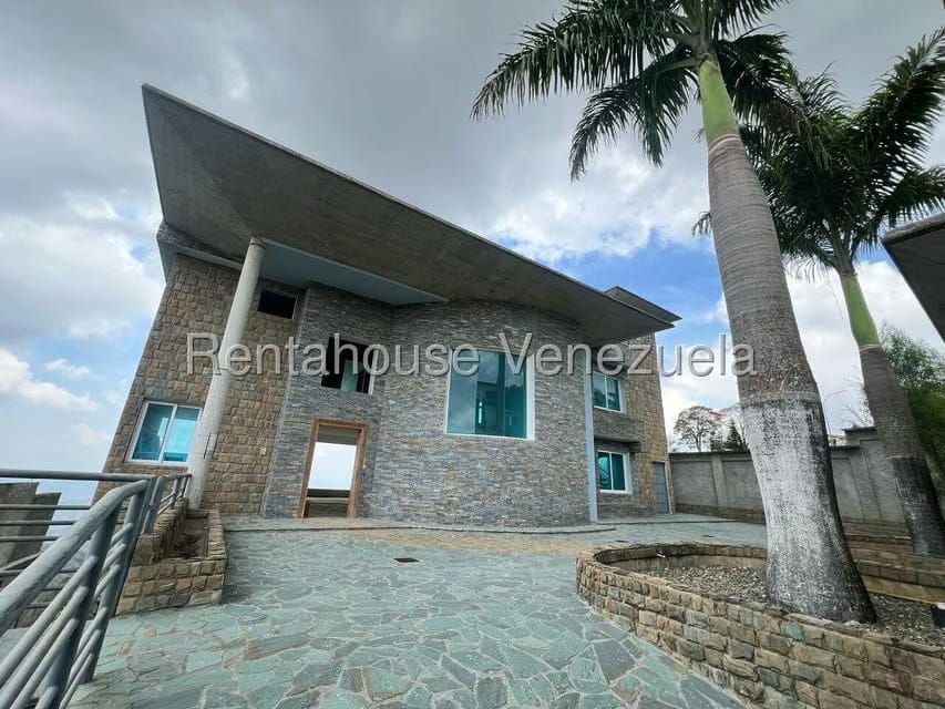 Casa (Multipes Niveles) en Venta en Parque el Retiro, Miranda - 25