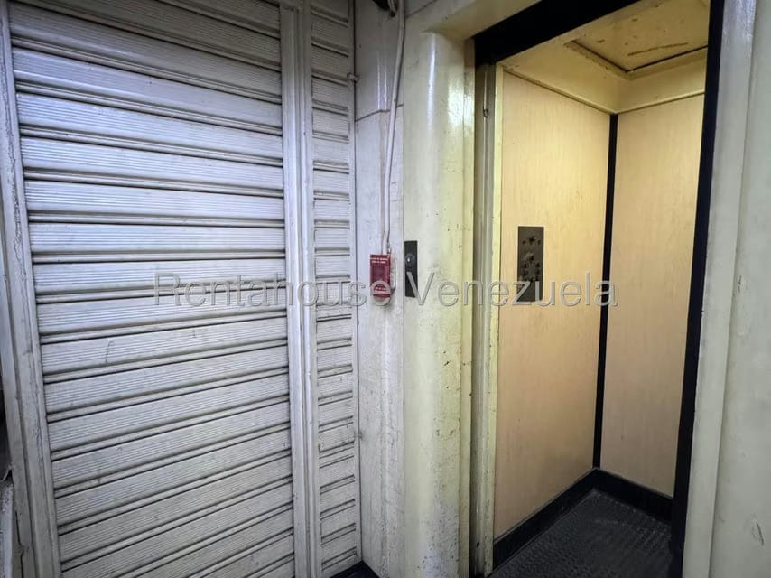 Comercial (Edificio) en Venta en Centro, Distrito Metropolitano - 4