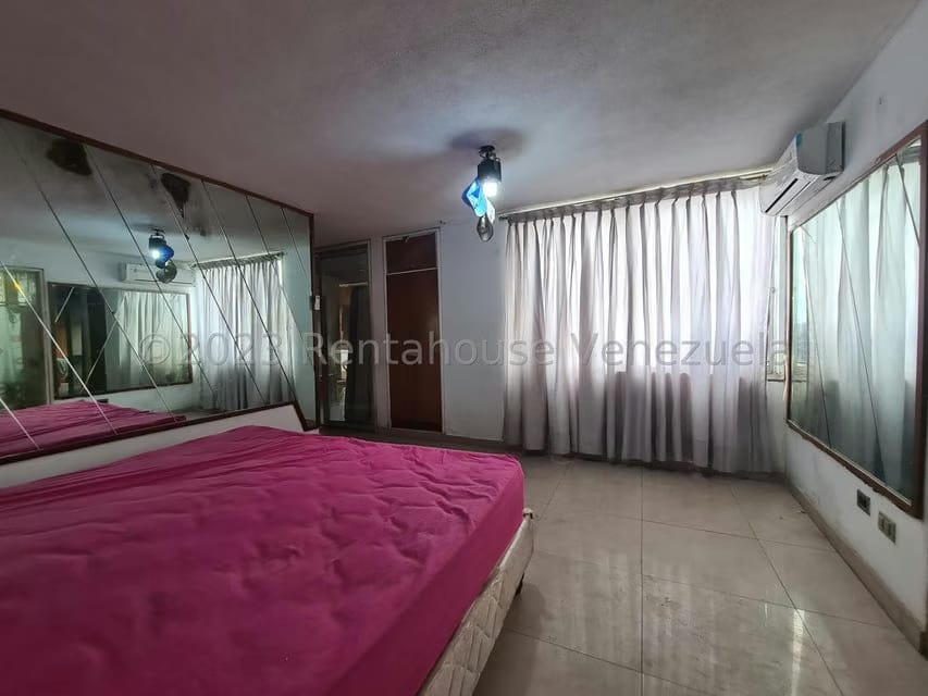 Apartamento (Duplex) en Venta en San Bernardino, Distrito Metropolitano - 19