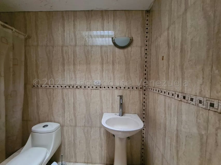 Apartamento (Duplex) en Venta en San Bernardino, Distrito Metropolitano - 25