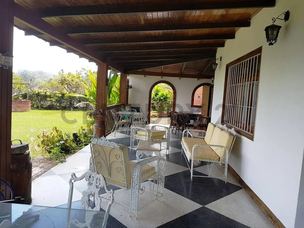 Excelente Casa Estilo Aleman, hermosa vista al Avila - 4