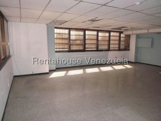 Comercial (Oficina) en Alquiler en La Urbina, Distrito Metropolitano - 4