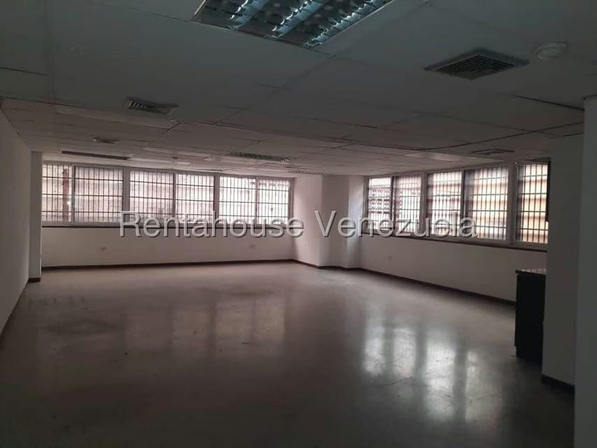 Comercial (Oficina) en Alquiler en La Urbina, Distrito Metropolitano - 9