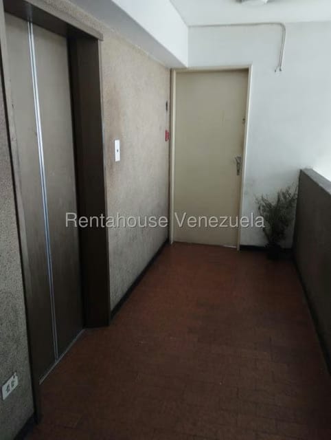 Comercial (Oficina) en Alquiler en Bello Monte, Distrito Metropolitano - 4